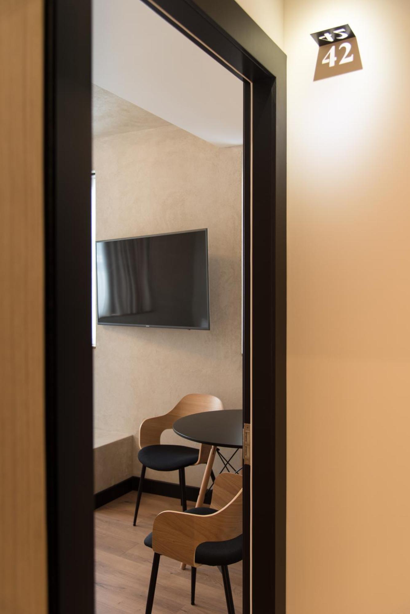 Athensowl Aparthotel Екстериор снимка